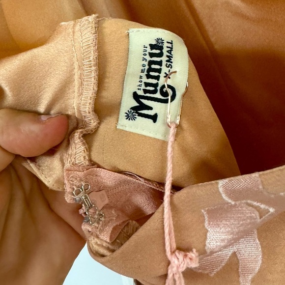 Show Me Your Mumu Jenn Maxi Dress. - Picture 8 of 9